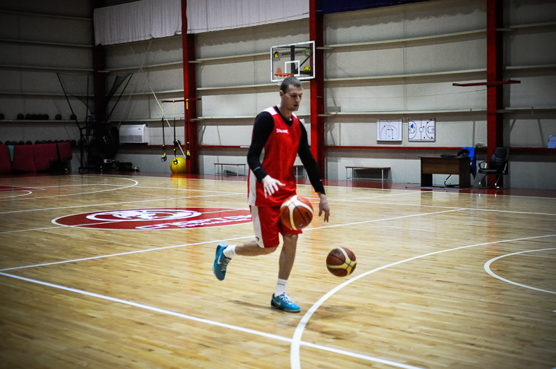 «Спартак-Приморье» приступил к тренировкам в обновленном составе