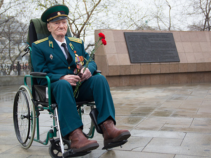 Воспитанники «Спартака-Приморье» возложили цветы к Вечному огню