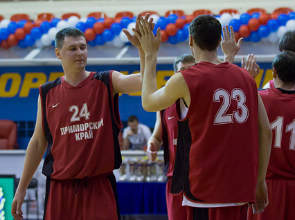 Победой «Спартака» завершился чемпионат Приморского края
