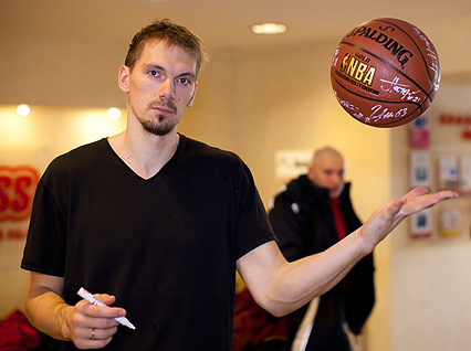 «Спартак-Приморье» стал участником благотворительного аукциона