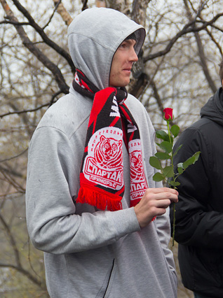 Воспитанники «Спартака-Приморье» возложили цветы к Вечному огню