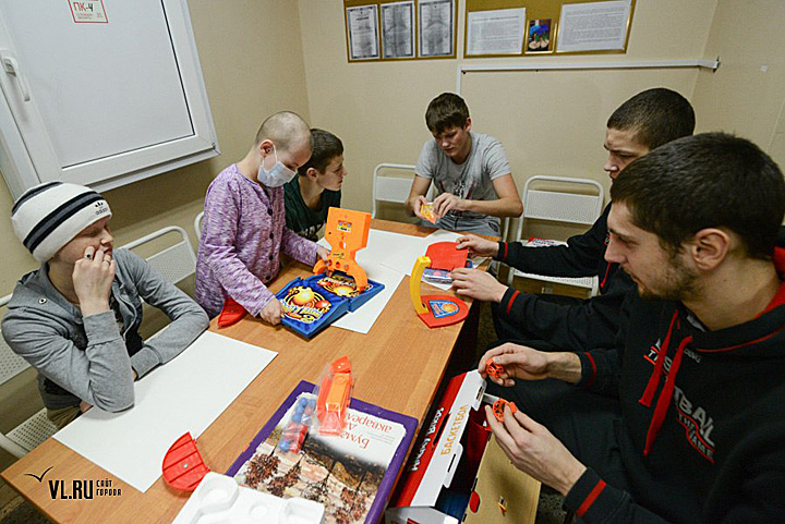 К детям в онкоцентр