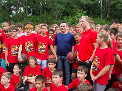 Губернатор Приморья Владимир Миклушевский посетил спортивный центр «Спарта»