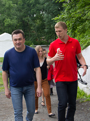Губернатор Приморья Владимир Миклушевский посетил спортивный центр «Спарта»