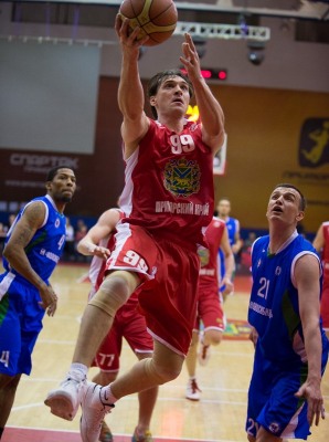 Петр Самойленко продолжит играть в составе «Спартака-Приморье»