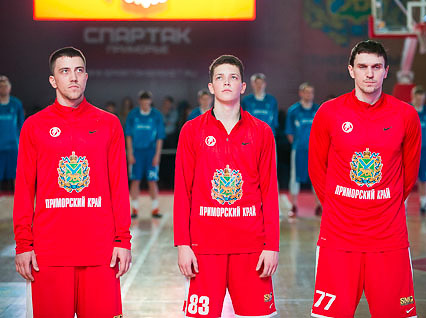 «Спартак-Приморье» - «Динамо» 68:71